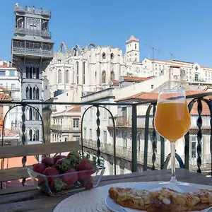 prima-collection-santa-justa-79-luxury-apartments.hotels-lisbon-portugal.com/